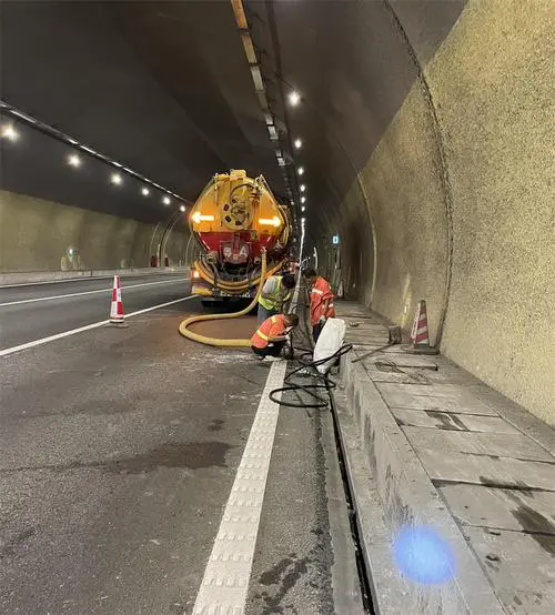 繁峙隧道排水渠清淤